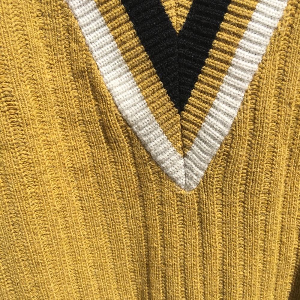 Vintage Sz M Varsity Sweater - Picture 2 of 3